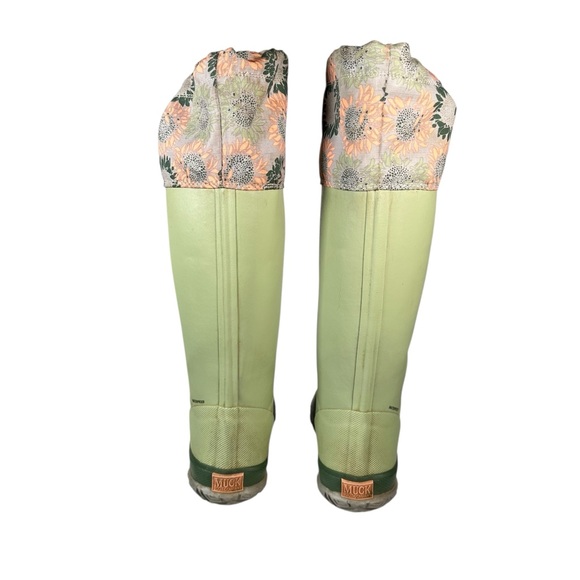 ORIGINAL MUCKBOOT CO Tall Forager Convertible Waterproof Boots in green/ floral - Picture 8 of 11